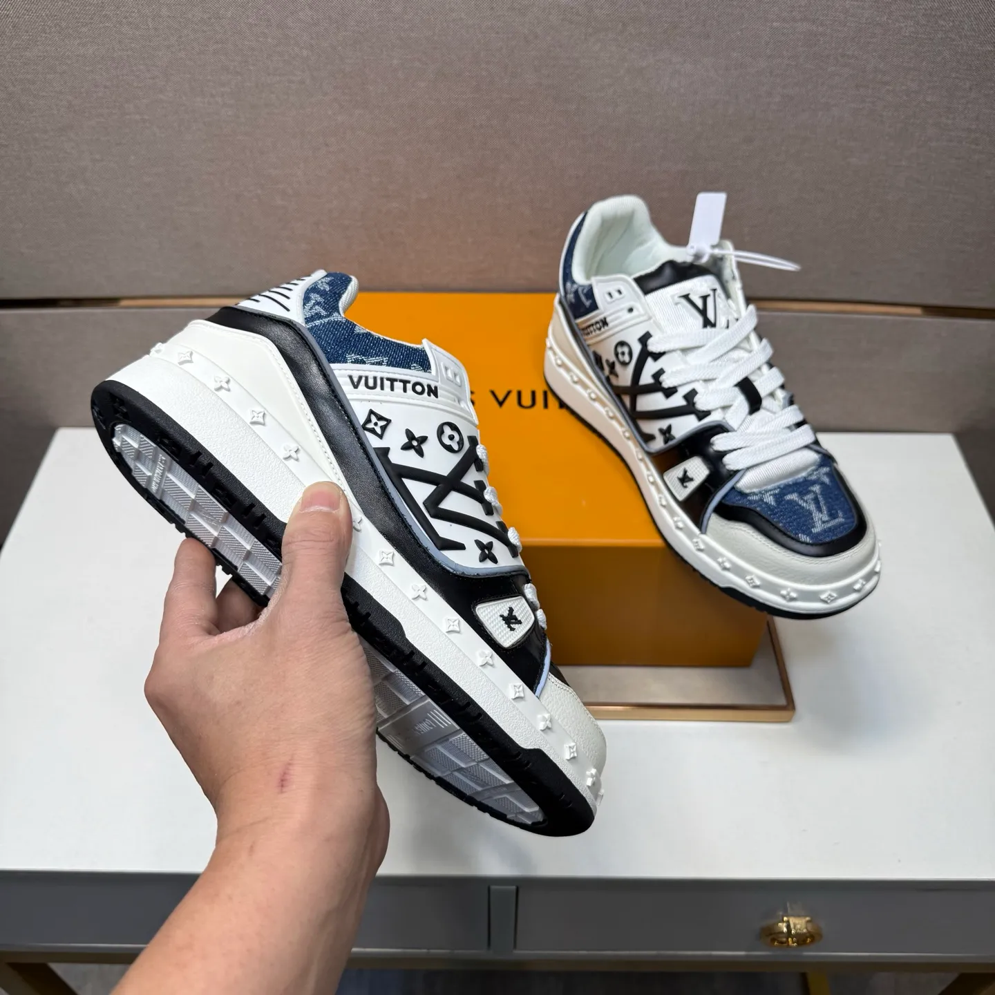 Men's men's shoes 💰pp620 [LV～] Men's casual shoes 2025z cabinet sales simultaneously 🔶Size: 38-44#️⃣ 🔷2 colors🔜The upper is made of multi-material splicing➕Mesh lining, comfortable and breathable, sole: original comfortable and wear-resistant outsole, ⚠️real thing📱photographed🎬real thing is better📢📢📢